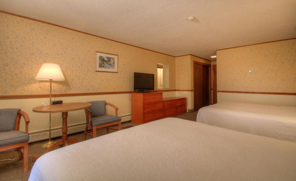 Queen Room with Sea View interior